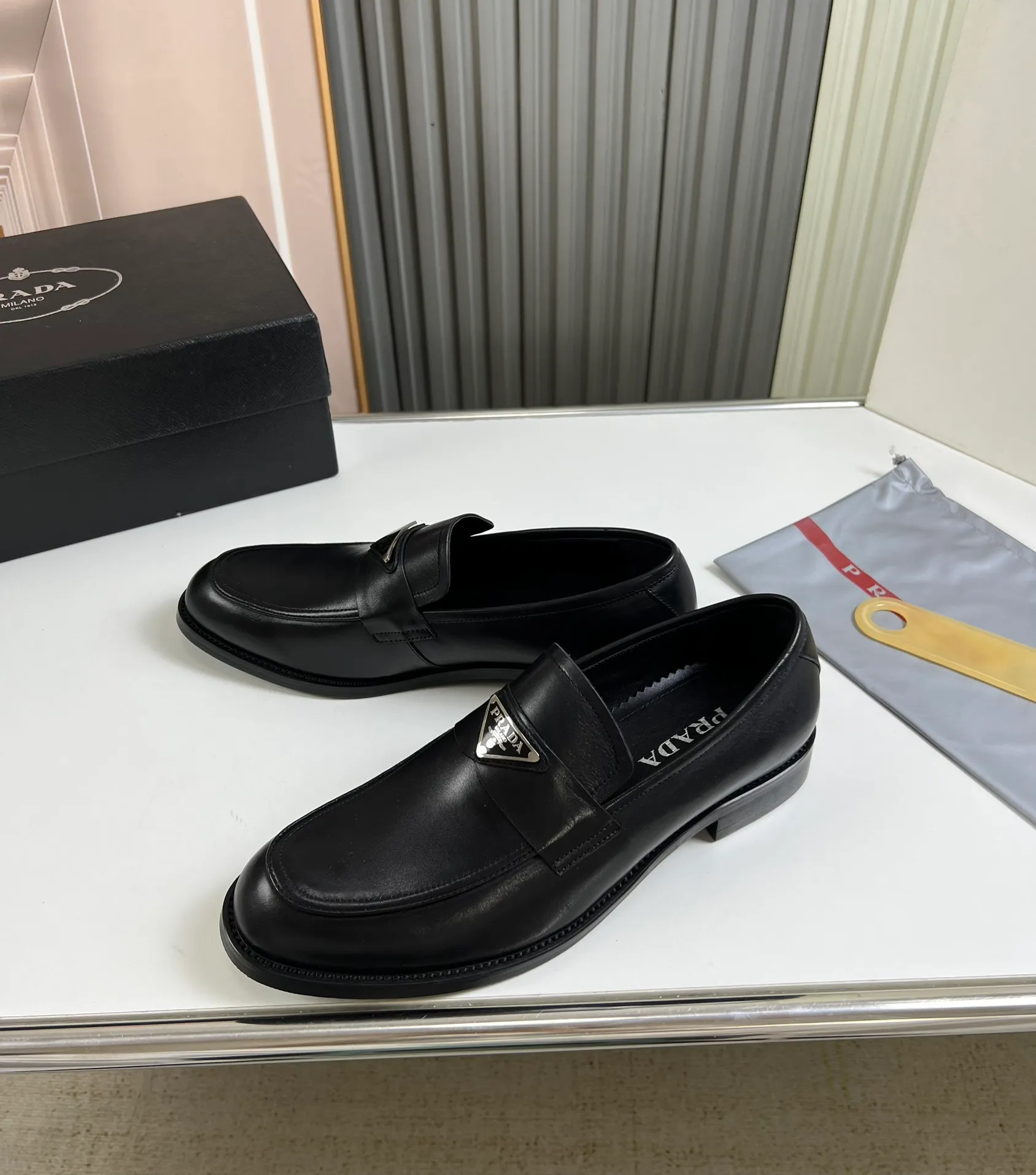 Men's shoes 💰520💰 Prada.PRADA men's business casual leather shoes, 1:1 shipment ⬆️Luxurious and noble 👞All imported original brand leather materials, just to create a more comfortable wearing experience, upper: original cowhide ➕Imported full cow lining, original outsole ✔️36-45 (45 non-returnable)